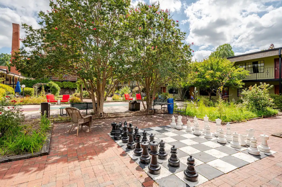 Courtyard - 807 W Trinity Ave, Unit 128