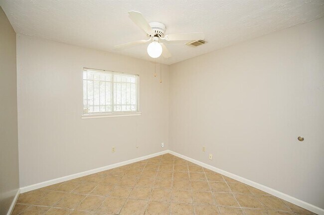 Building Photo - 11614 Pompano Ln