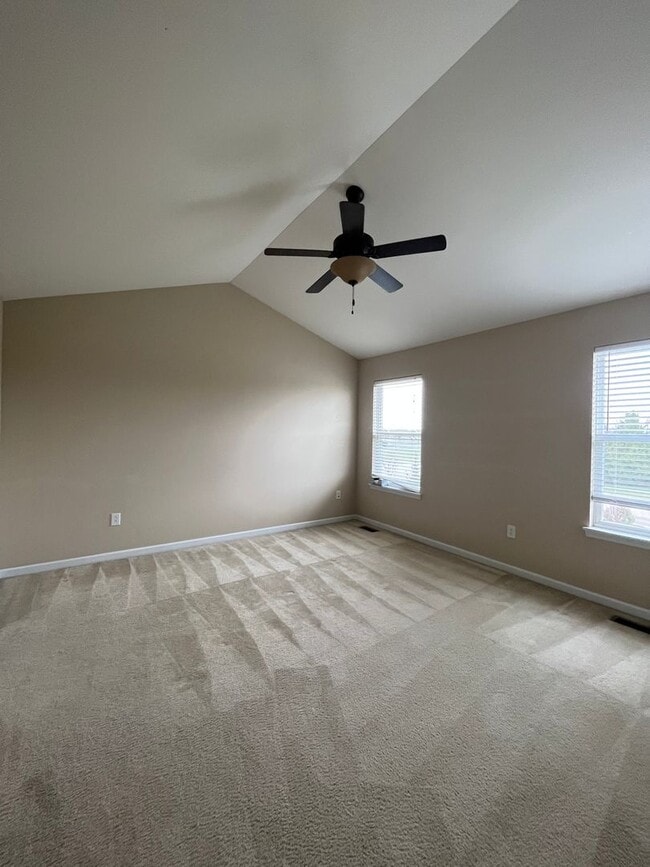 Building Photo - Updated 4 Bed 3 Bath Home In Fairview Heights!