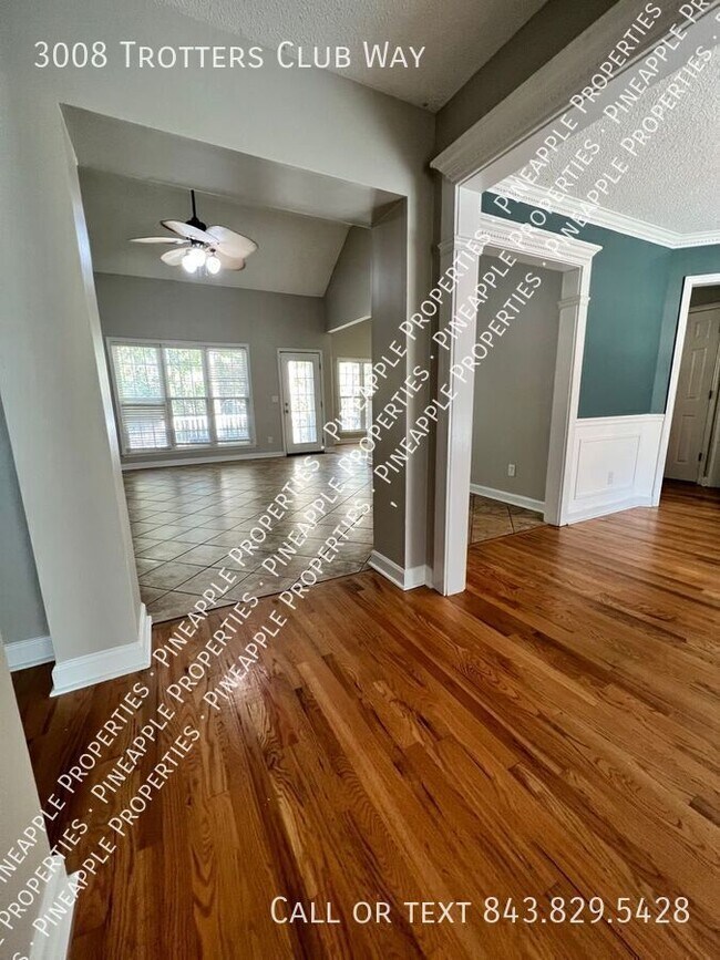 Building Photo - 3008 Trotters Club Way