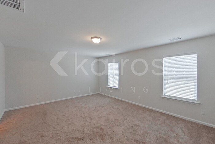 Building Photo - 105 Colonial Wy