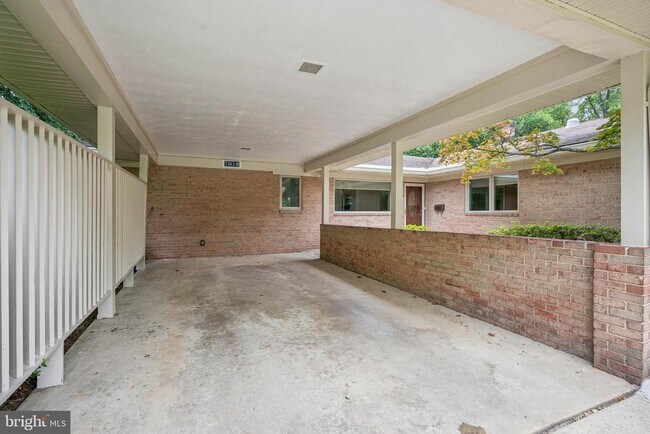 Building Photo - 7016 Hopewood St