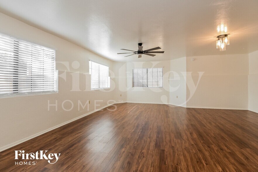 Building Photo - 12705 N Bandanna Way