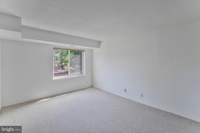 Building Photo - 8360 Greensboro Dr