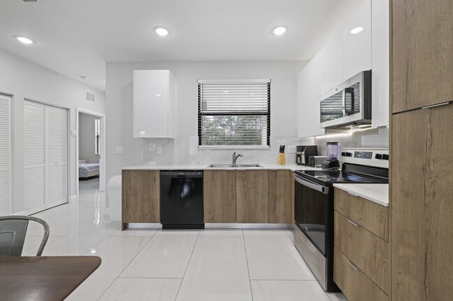 Building Photo - 2011 Olsen Ln