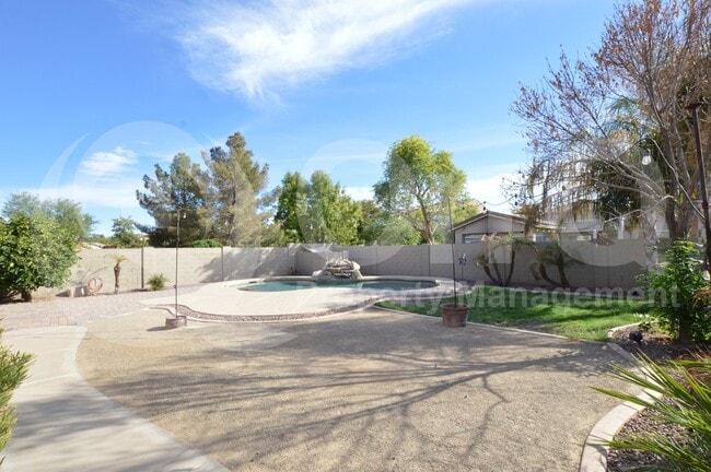 Building Photo - 3371 E Canary Way