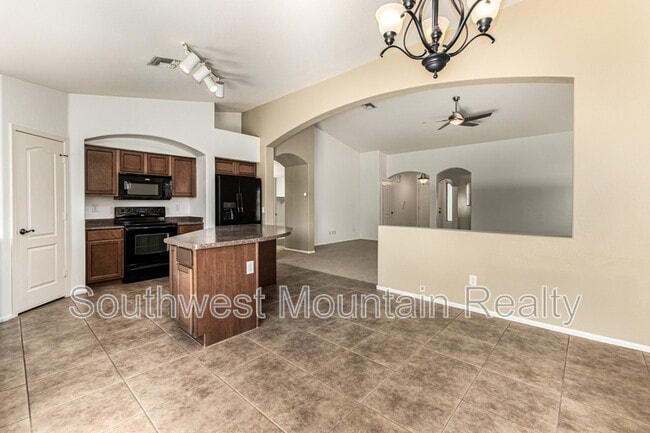 Building Photo - 38426 N Beverly Ave