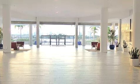 Building Photo - 800 West Ave