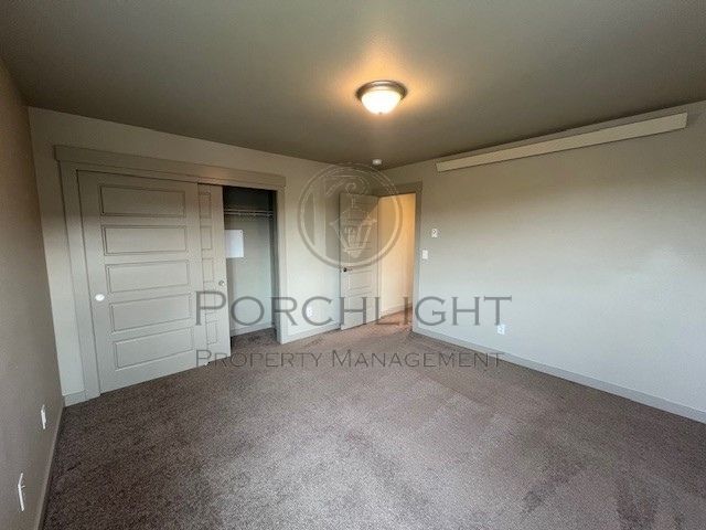 Building Photo - 2200 Greenview Cir