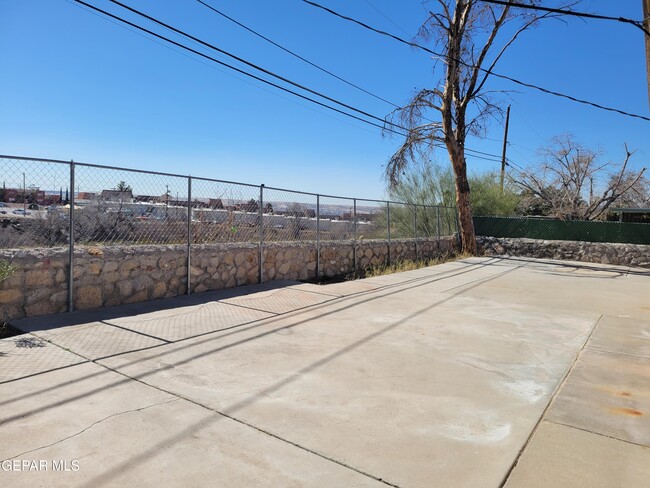 Building Photo - 7213 Alto Rey Ave