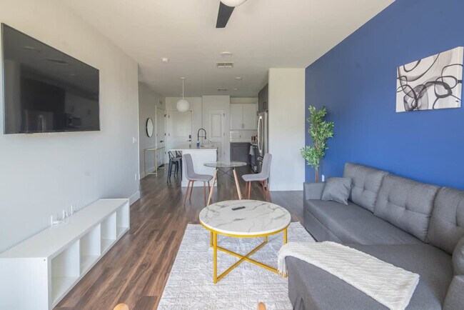 Building Photo - 701 W Rio Salado Pkwy