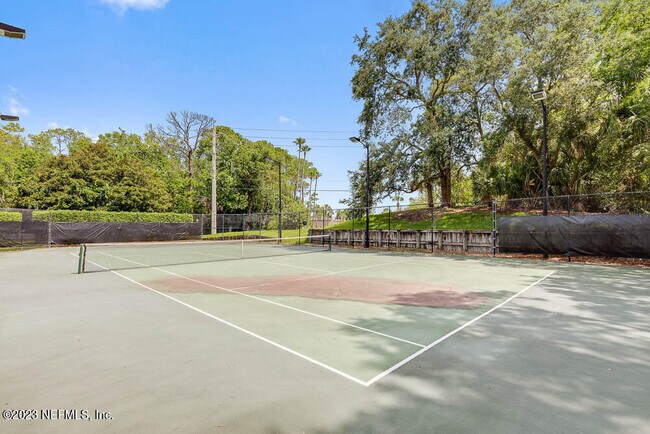 Building Photo - 400 Sandiron Cir