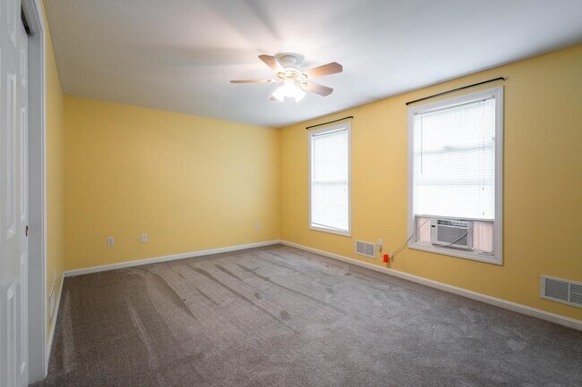 Building Photo - 206 Mt Delight Rd