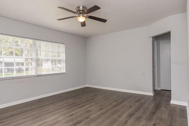 Building Photo - 831 N Arlington Ave