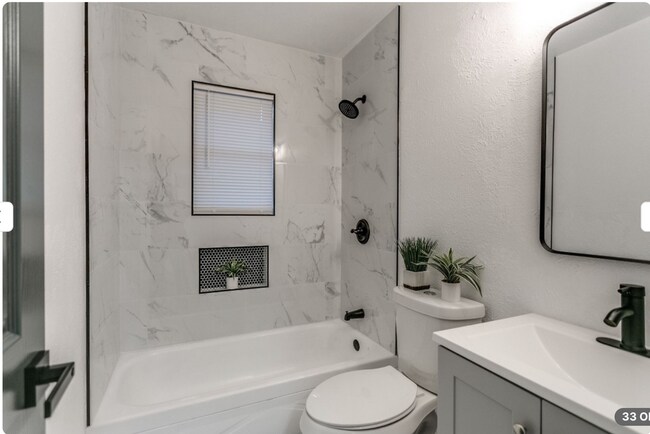 Building Photo - ASK ABOUT OUR VALENTINES DAY MOVE-IN SPECI...