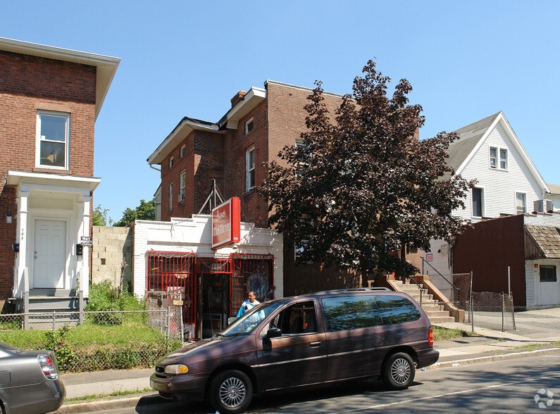 Building Photo - 592-594 Zion St