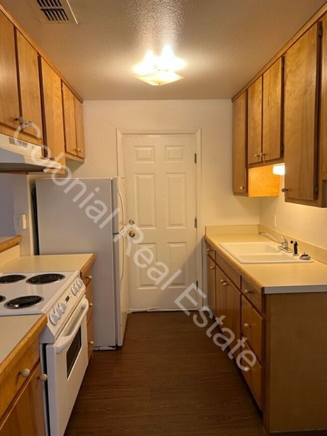 Building Photo - Cute and efficient 1 bed 1 bath apartment ...