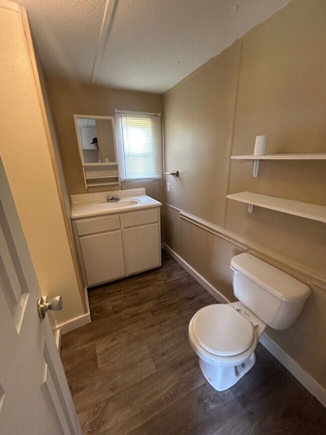 Building Photo - 3-bedroom, 2-bath mobile home