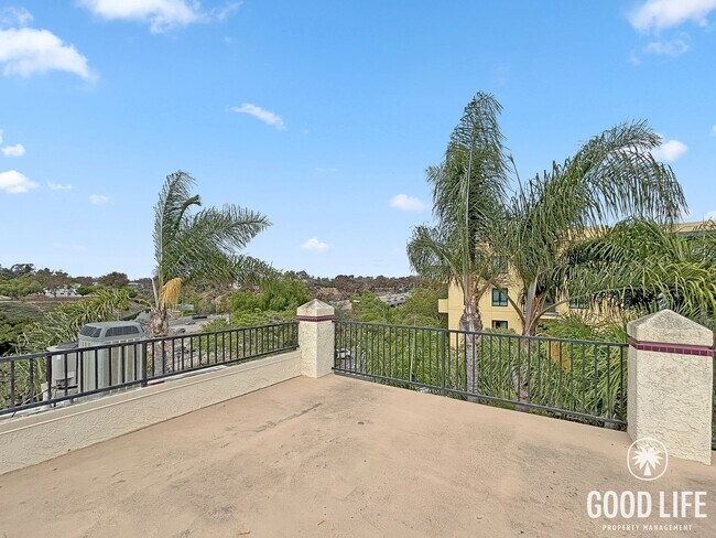 Building Photo - Inviting 1B/1.5BA Condo with Balcony in Cortez Hill