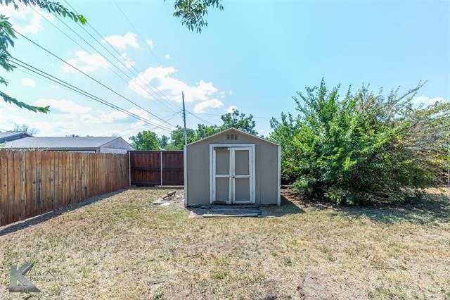 Building Photo - 833 Westview Dr