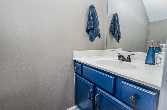 Building Photo - 103 Druid Ct