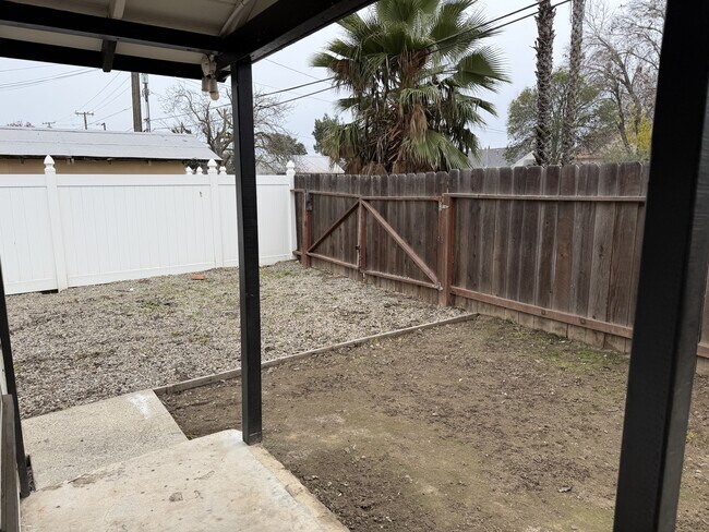 Building Photo - 1519 Main St