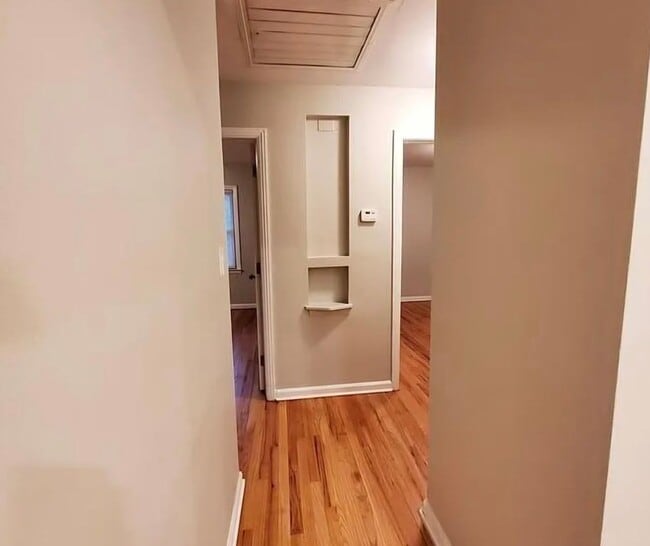 Building Photo - Welcome Home!!!  Oak Park 3 bedroom brick ranch