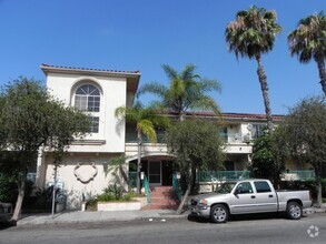 Building Photo - **COMING SOON**  LONG BEACH 2BR/2BA CONDO