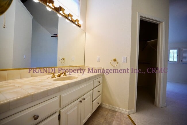 Building Photo - Available Now!  3 Bedroom San Rafael Home