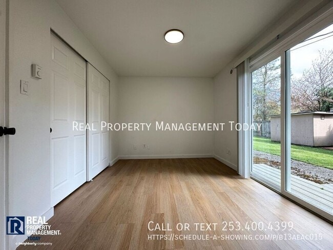 Building Photo - 7619 Douglas St W