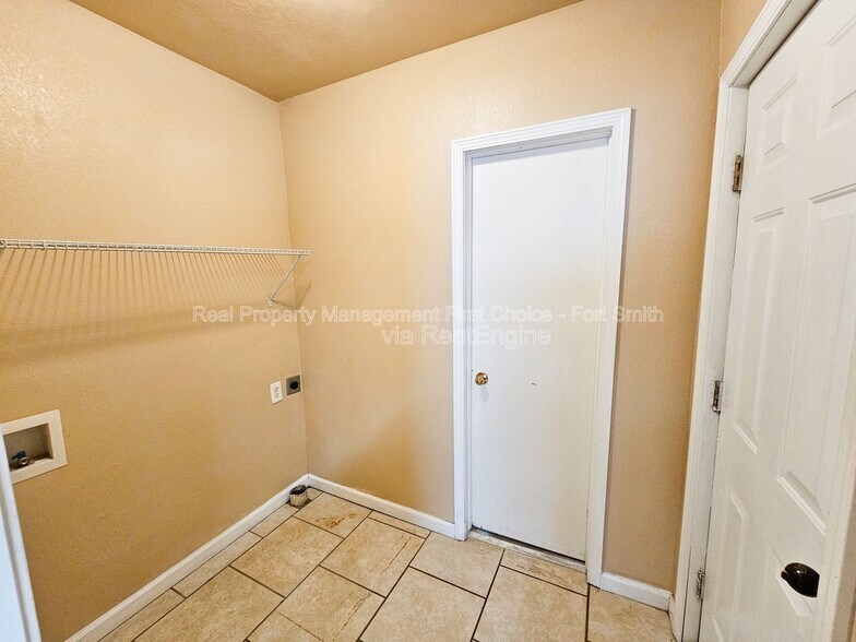 Building Photo - 1008 S 23rd St