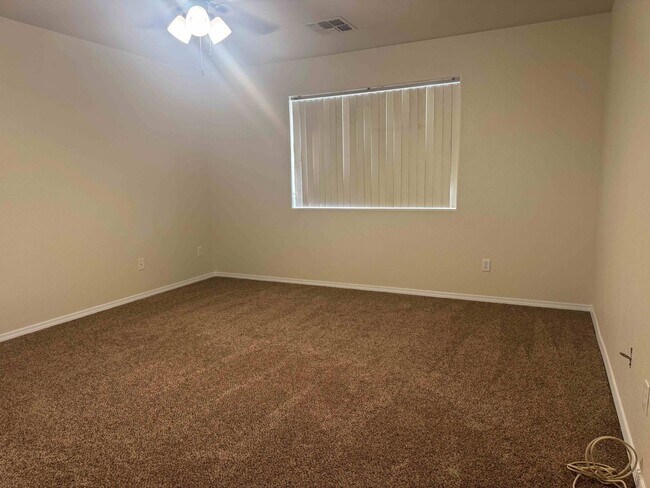 Building Photo - Charming 3-Bed 2-Bath Home on Spacious Lot...