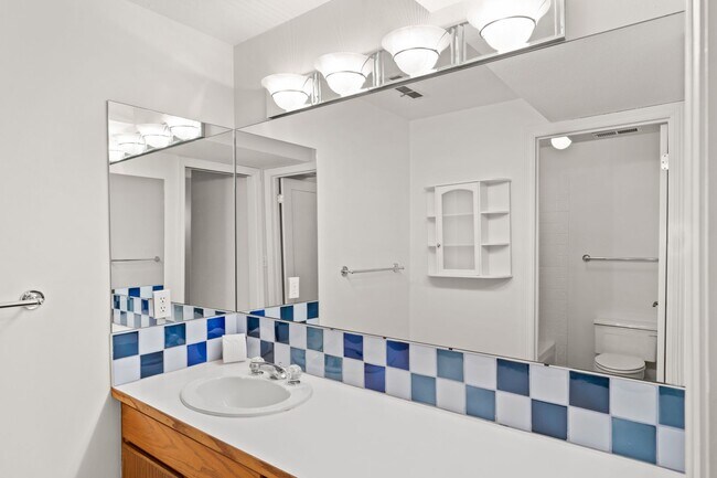 Building Photo - Just Reduced and READY NOW!! - Amazing Sce...