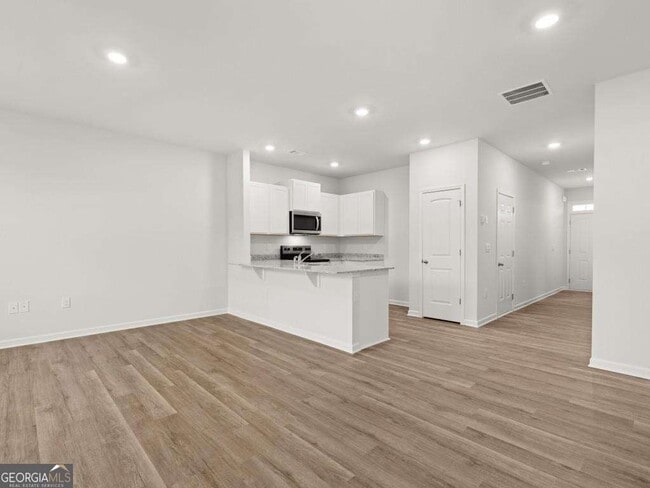 Building Photo - 5976 Skylar Dr
