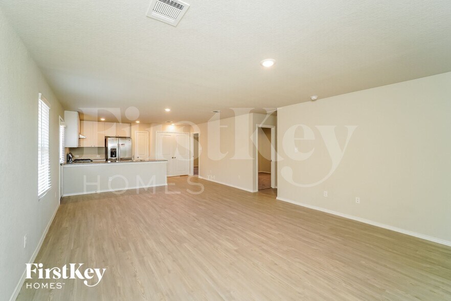 Building Photo - 10755 Prusiner Dr