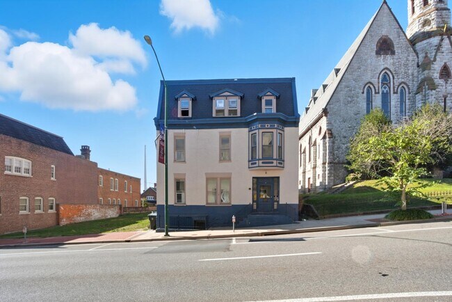 Building Photo - 157 W Washington St