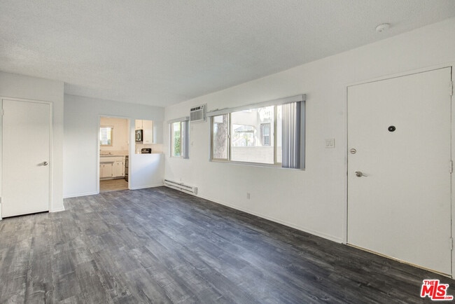 Building Photo - 2230 Redondo Blvd