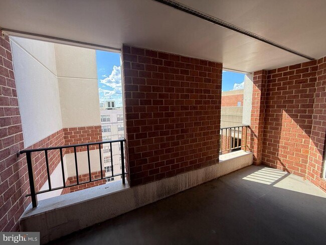 Building Photo - 1230 23rd St NW