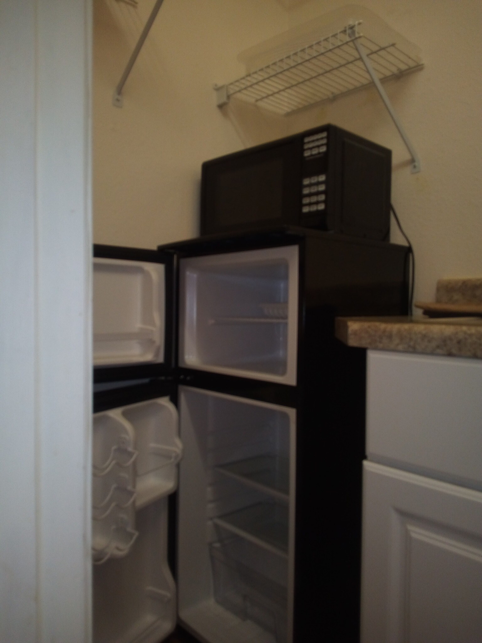 Refrigerator and microwave - 1008 Martin Luther King Jr Dr