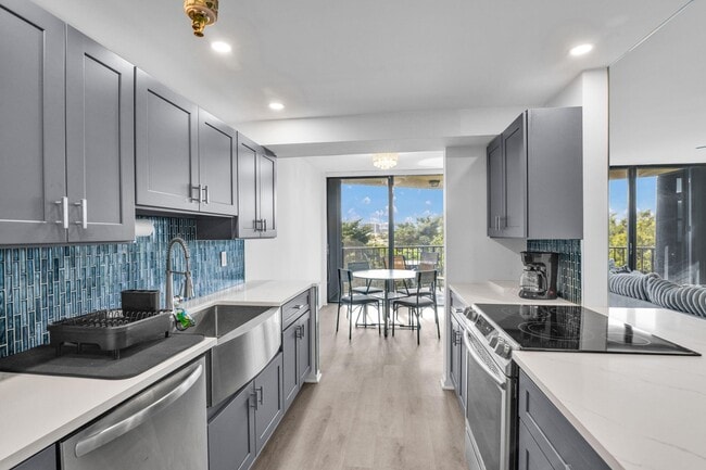 Building Photo - 859 Jeffery St