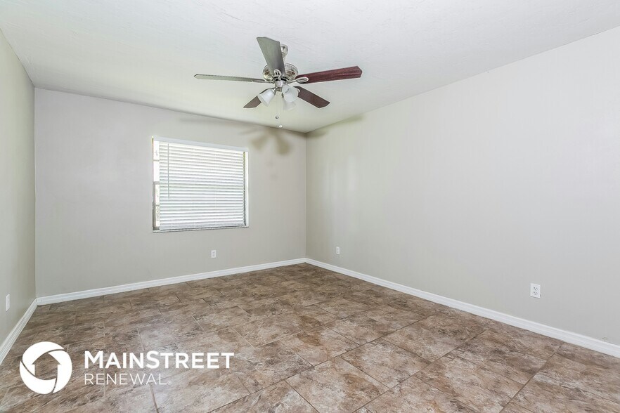 Building Photo - 856 Wakaw Ln SW