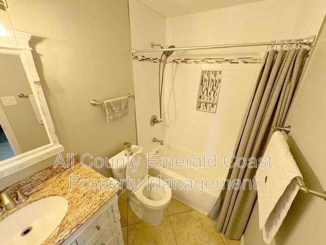 Building Photo - 915 Emily Cir