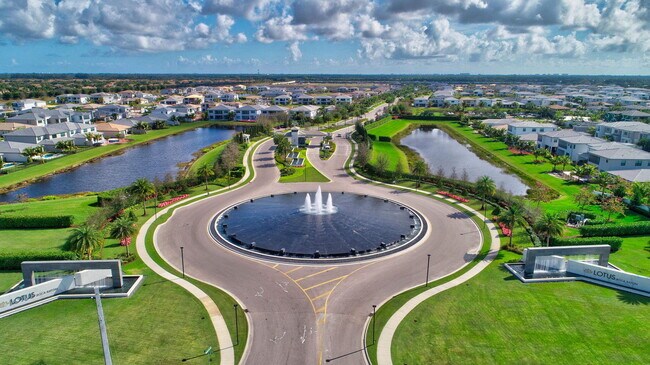 Building Photo - 17112 Aquavera Way
