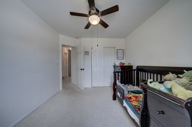 Building Photo - $2222 | 3BR/3BA | Pueblo West Gem!