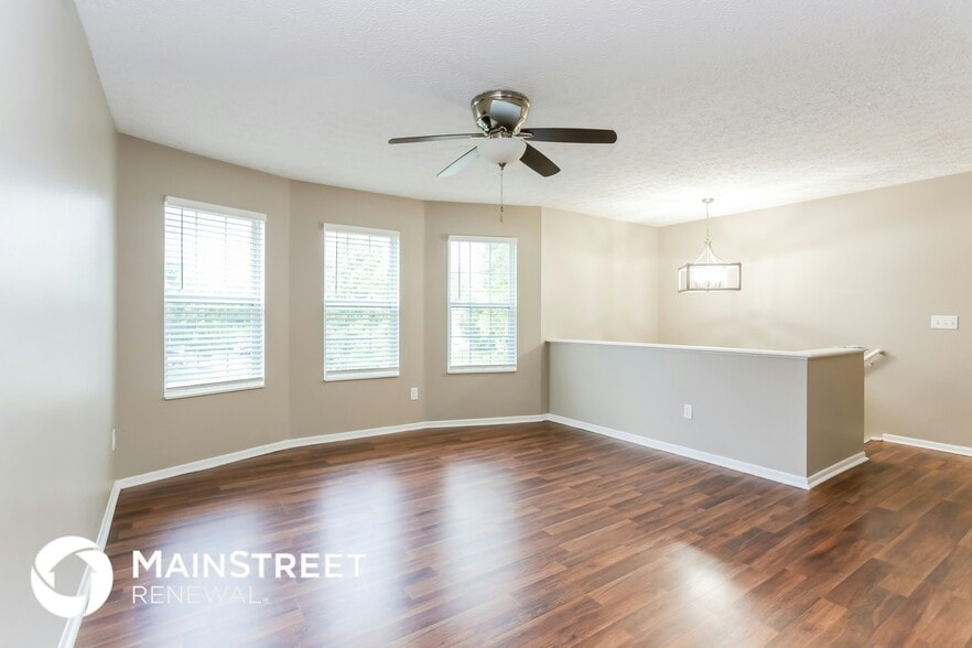 Building Photo - 469 Oak Village Dr