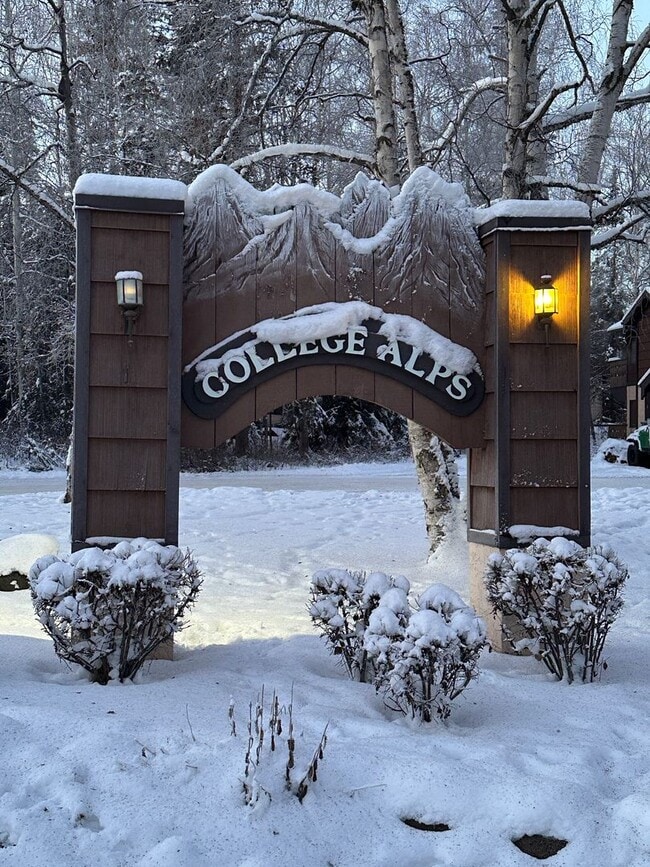 Building Photo - Newly Remodeled, 1 Bed/1 Bath Garage/Washer/Dryer