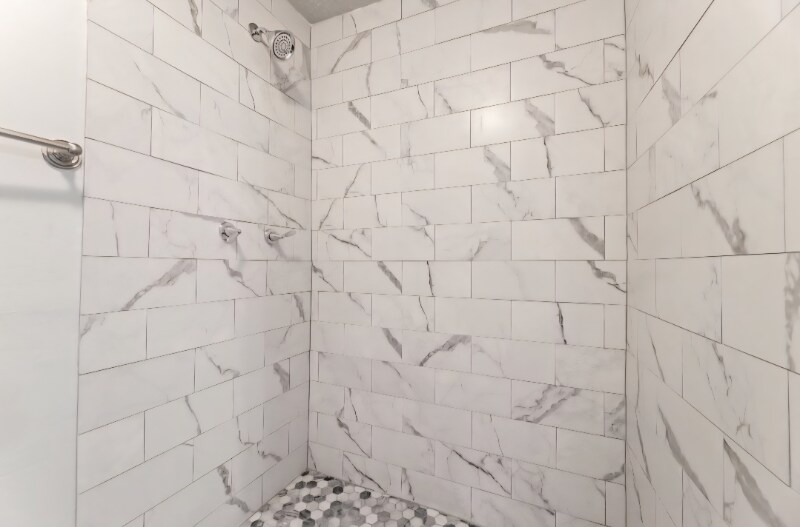 Building Photo - 2539 Hillsboro Ave