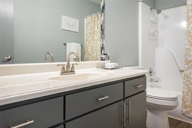 Building Photo - 106 NW Park St