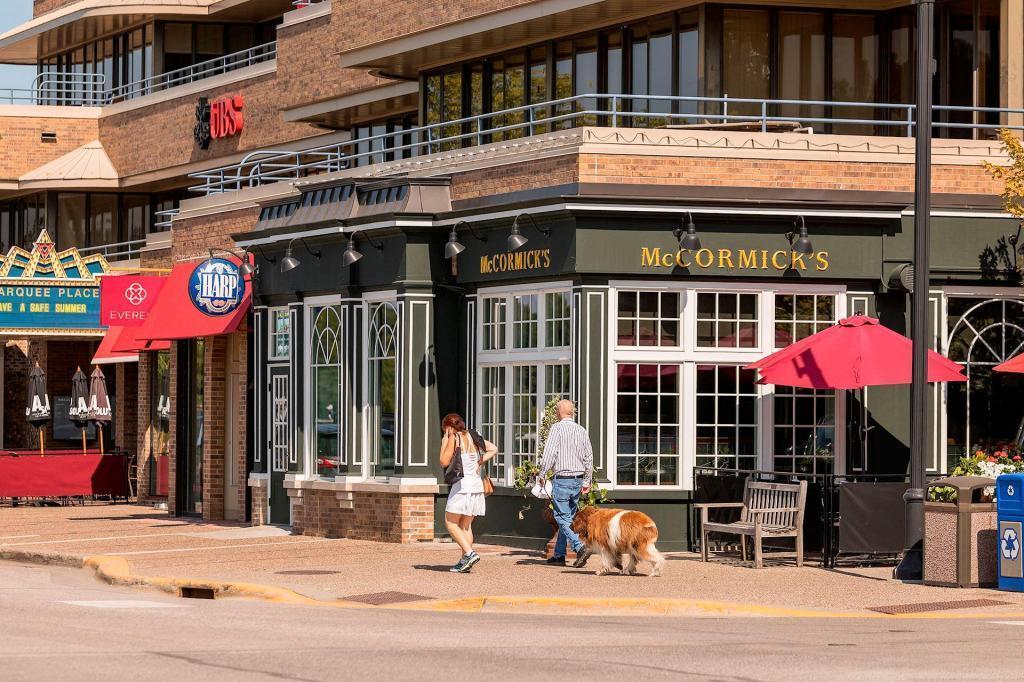Dine, shop, and enjoy lake views. - 745 Rice St E