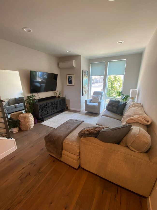 Living Room - 207 16th Ave